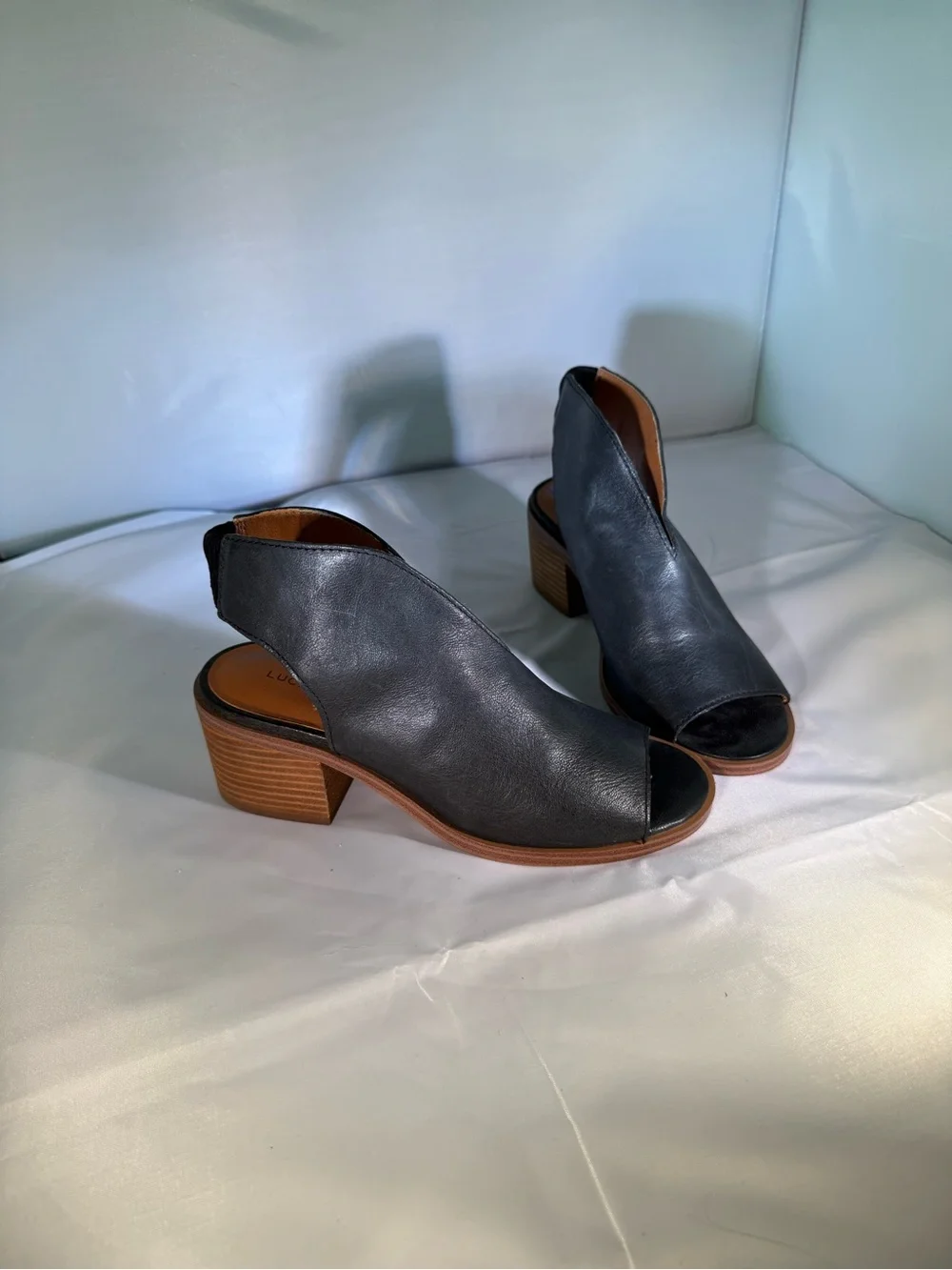 Lucky Brand chic open